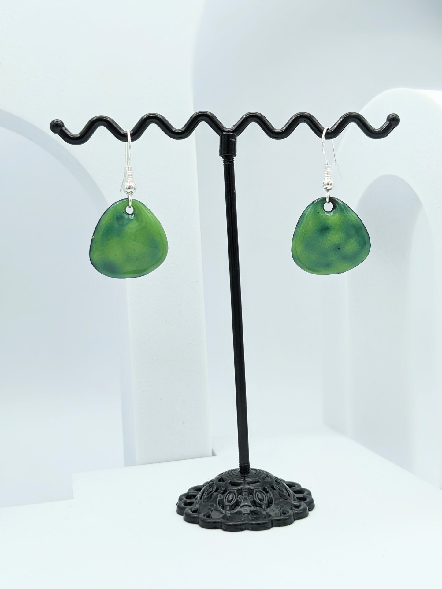 Boucles d'oreilles VERT PASSION - petit modèle triangle arrondi