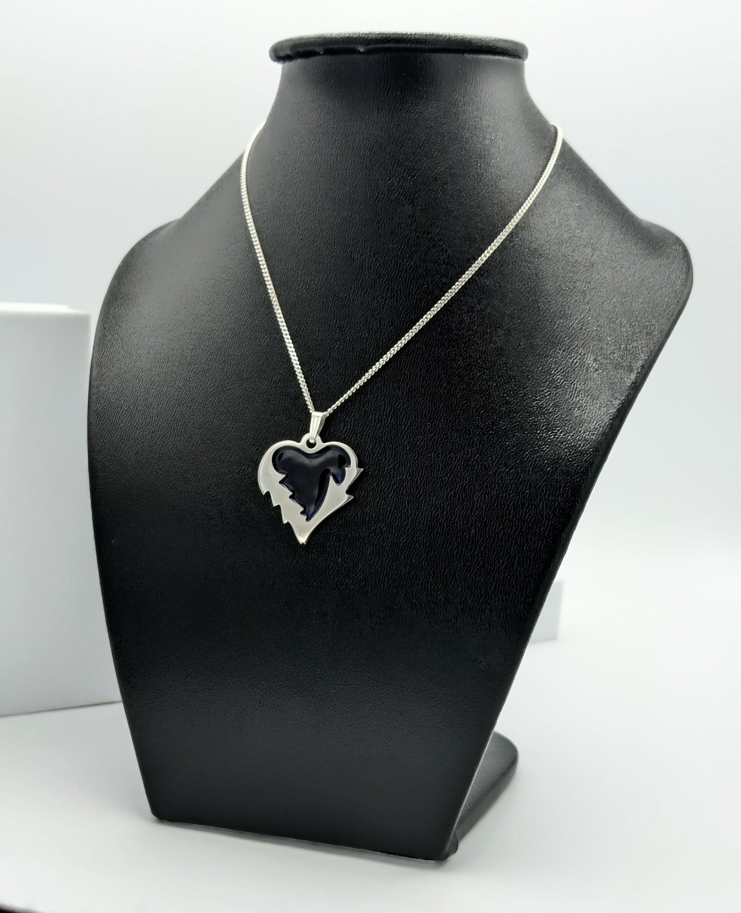 Pendentif coeur bleu nuit